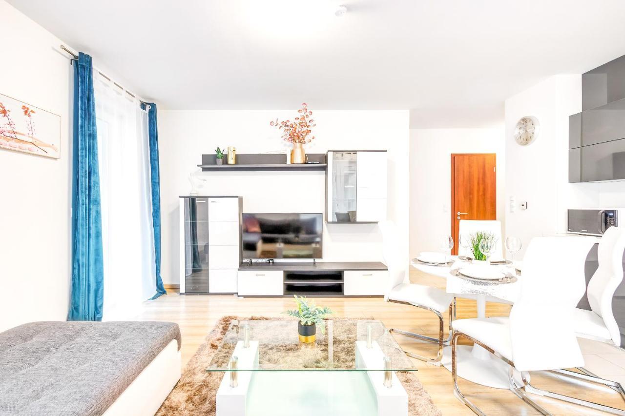 Modern Apartment With Free Garage And Balcony In The Downtown Budapeste Exterior foto