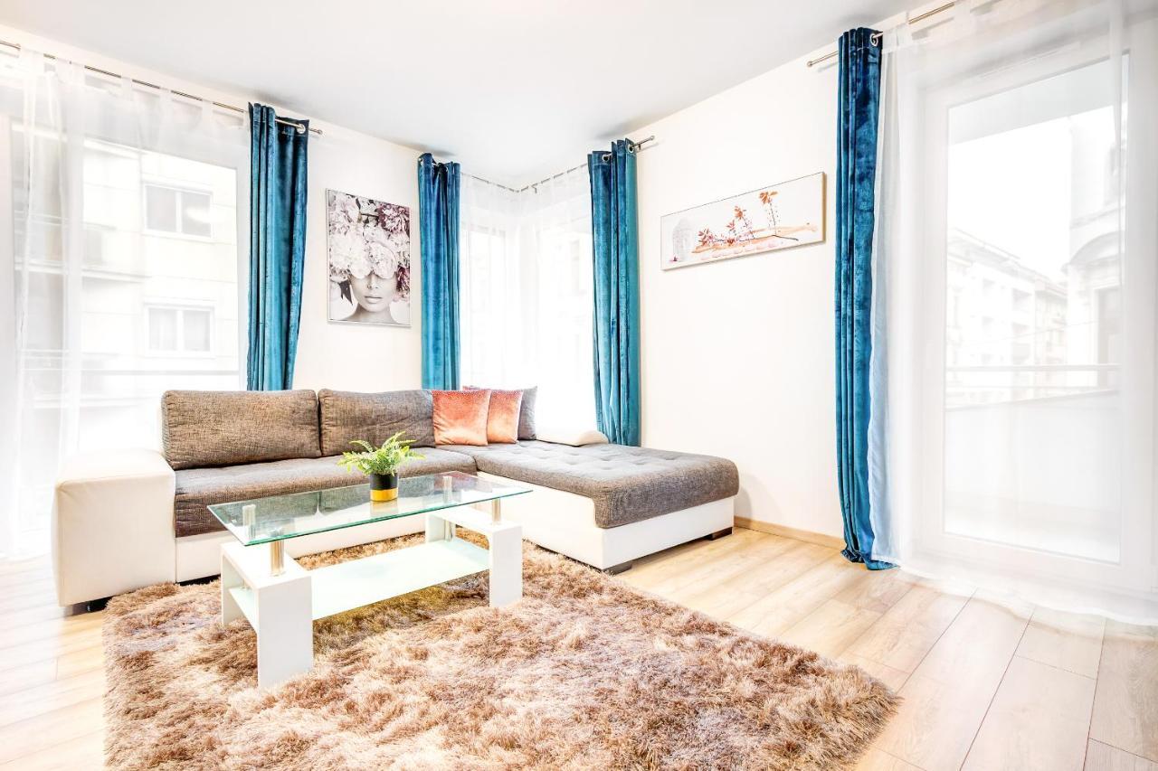 Modern Apartment With Free Garage And Balcony In The Downtown Budapeste Exterior foto