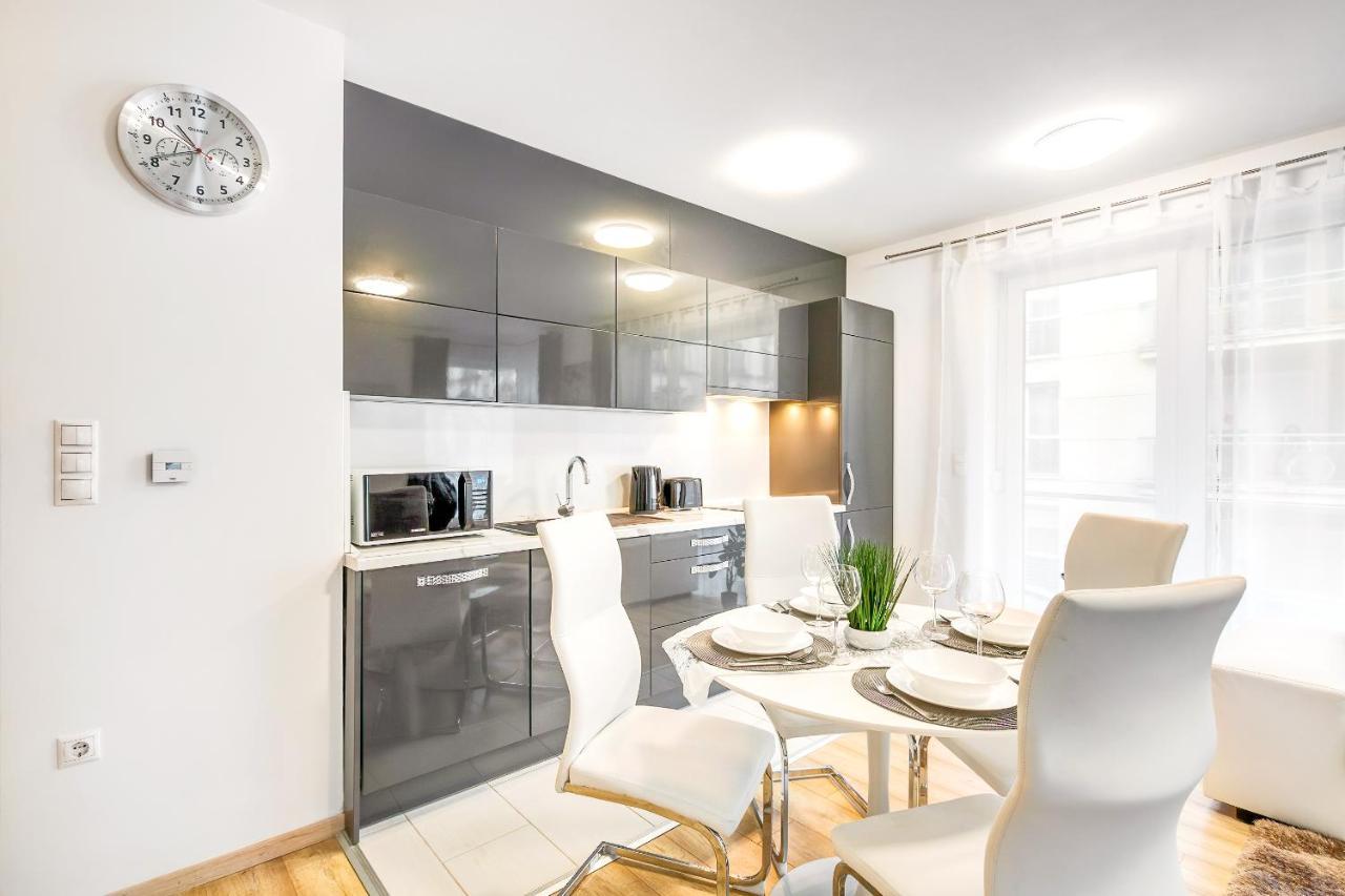 Modern Apartment With Free Garage And Balcony In The Downtown Budapeste Exterior foto