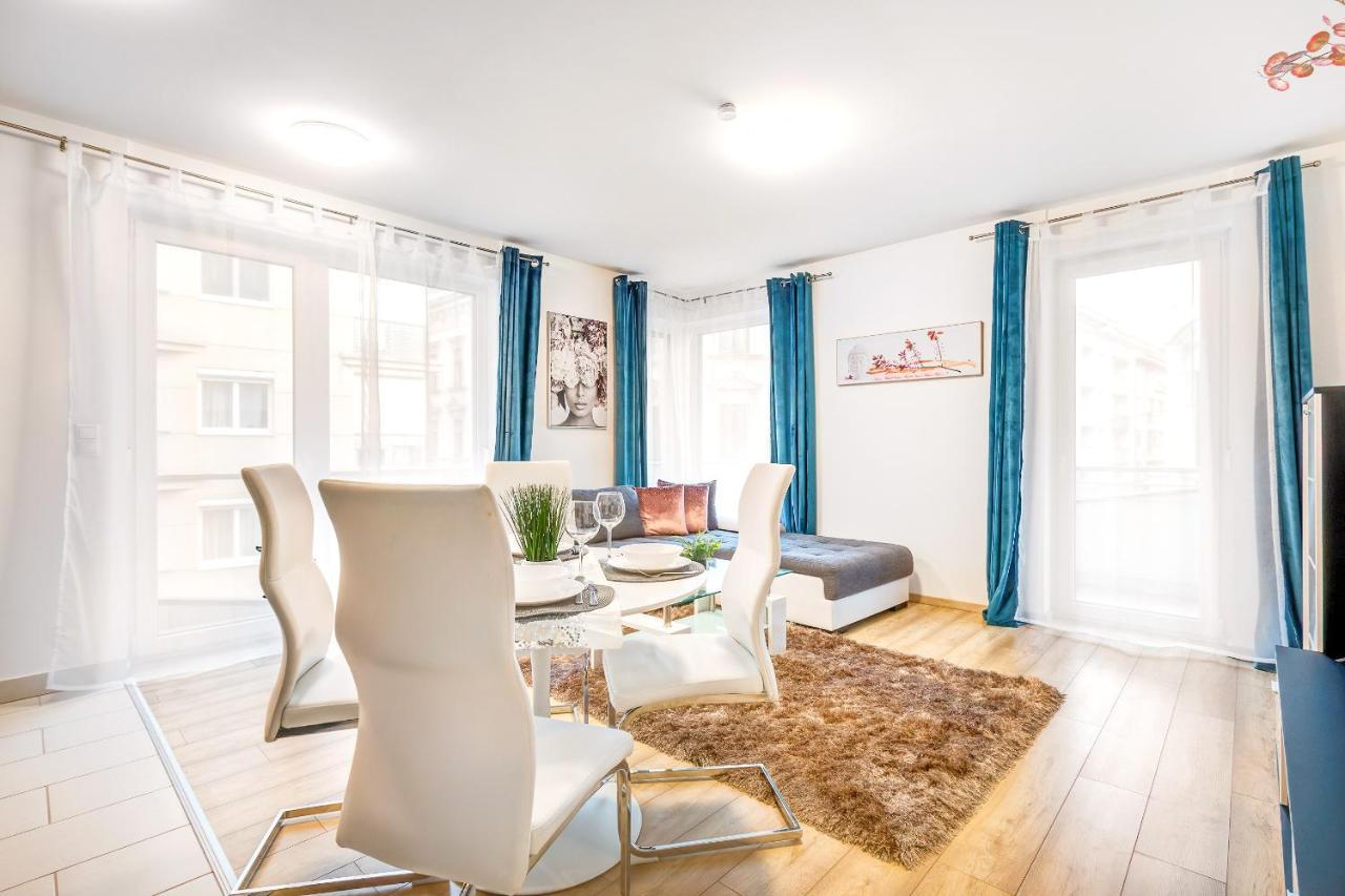 Modern Apartment With Free Garage And Balcony In The Downtown Budapeste Exterior foto