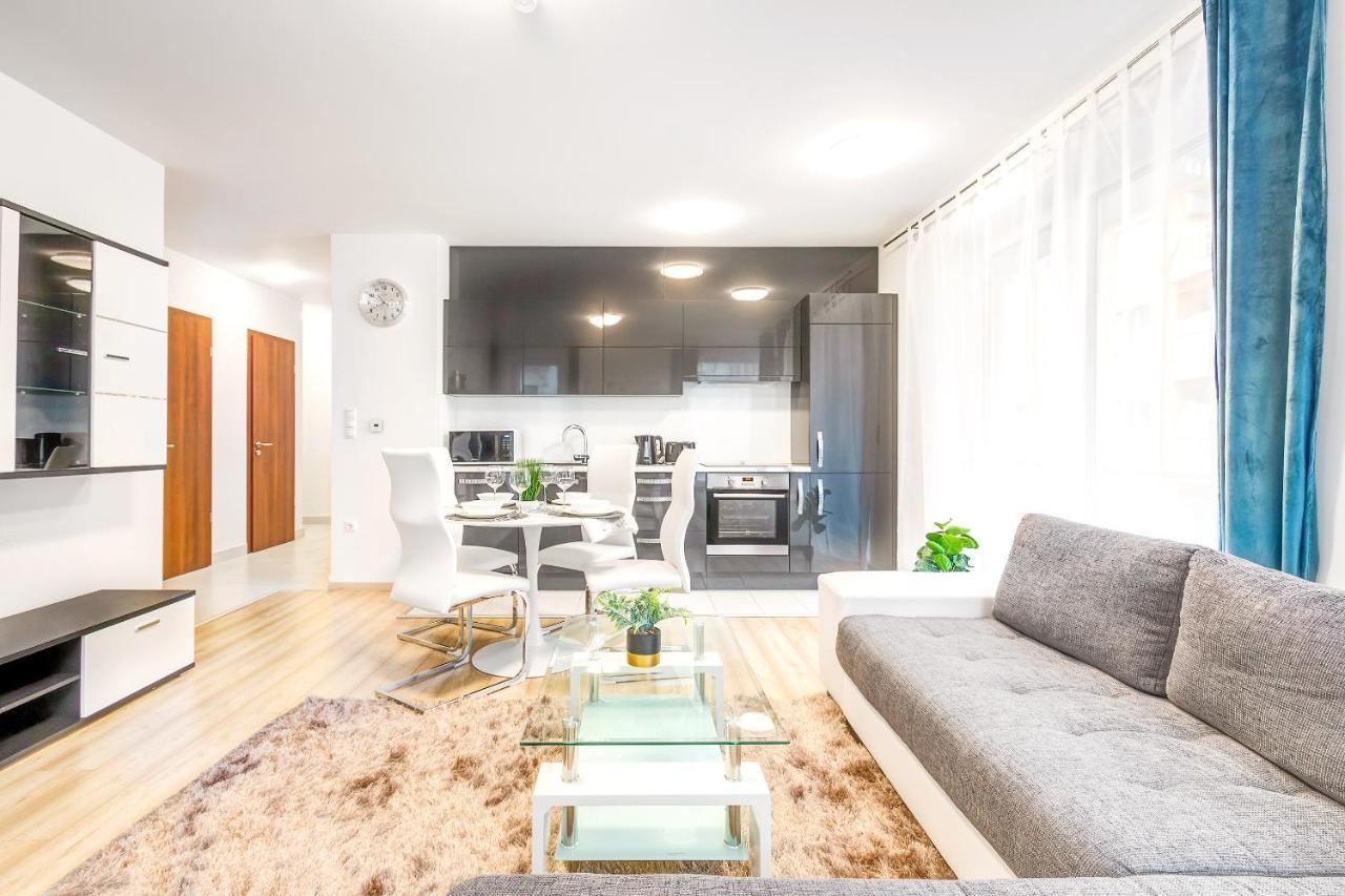 Modern Apartment With Free Garage And Balcony In The Downtown Budapeste Exterior foto