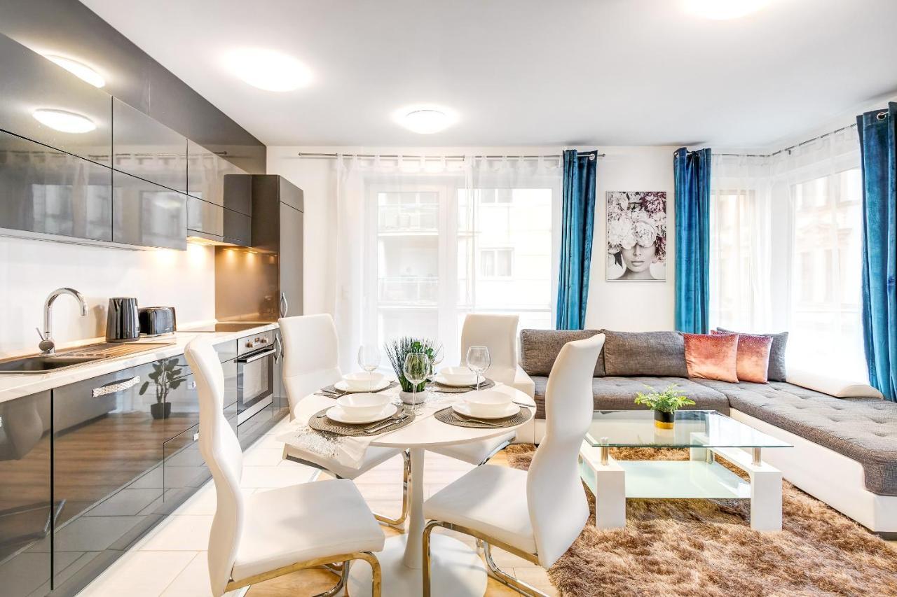 Modern Apartment With Free Garage And Balcony In The Downtown Budapeste Exterior foto