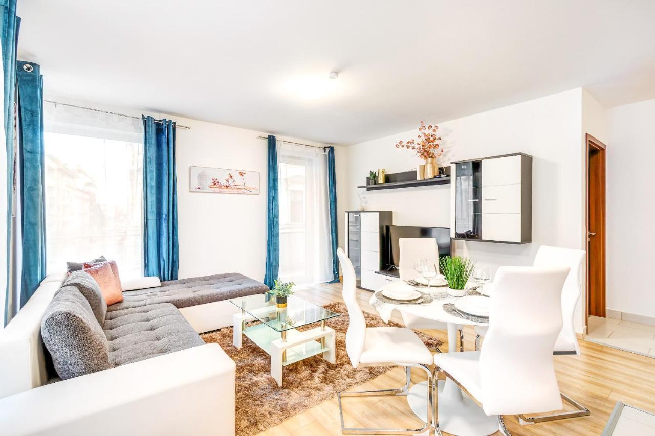 Modern Apartment With Free Garage And Balcony In The Downtown Budapeste Exterior foto