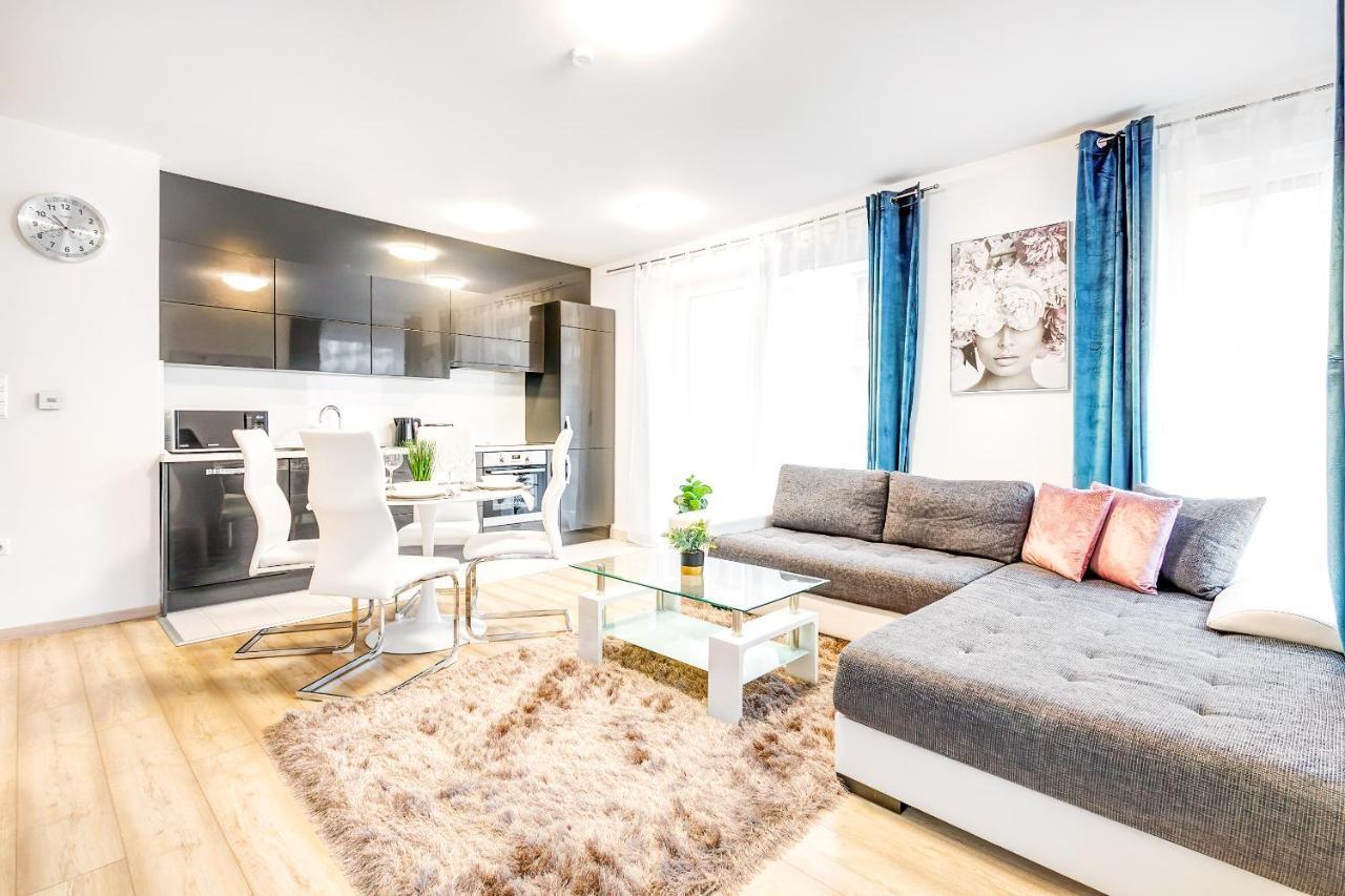 Modern Apartment With Free Garage And Balcony In The Downtown Budapeste Exterior foto